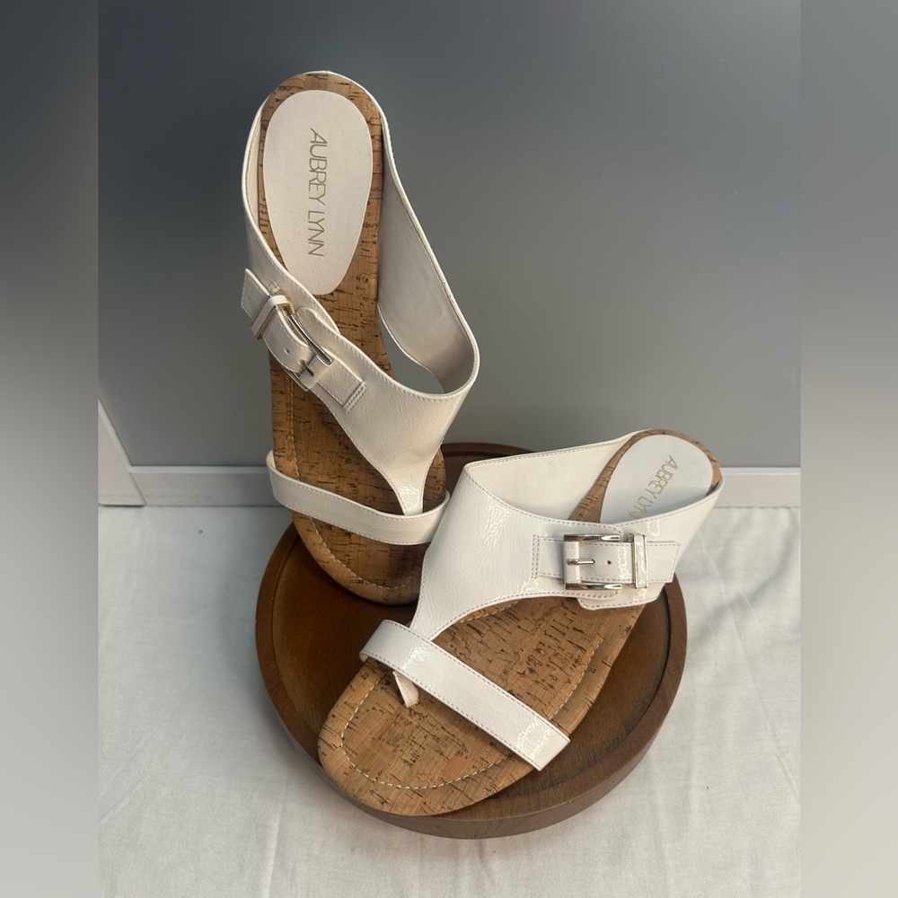 Aubrey Lynn White wedge sandals. Perfect for spring.SZ. 9 1/2 Med